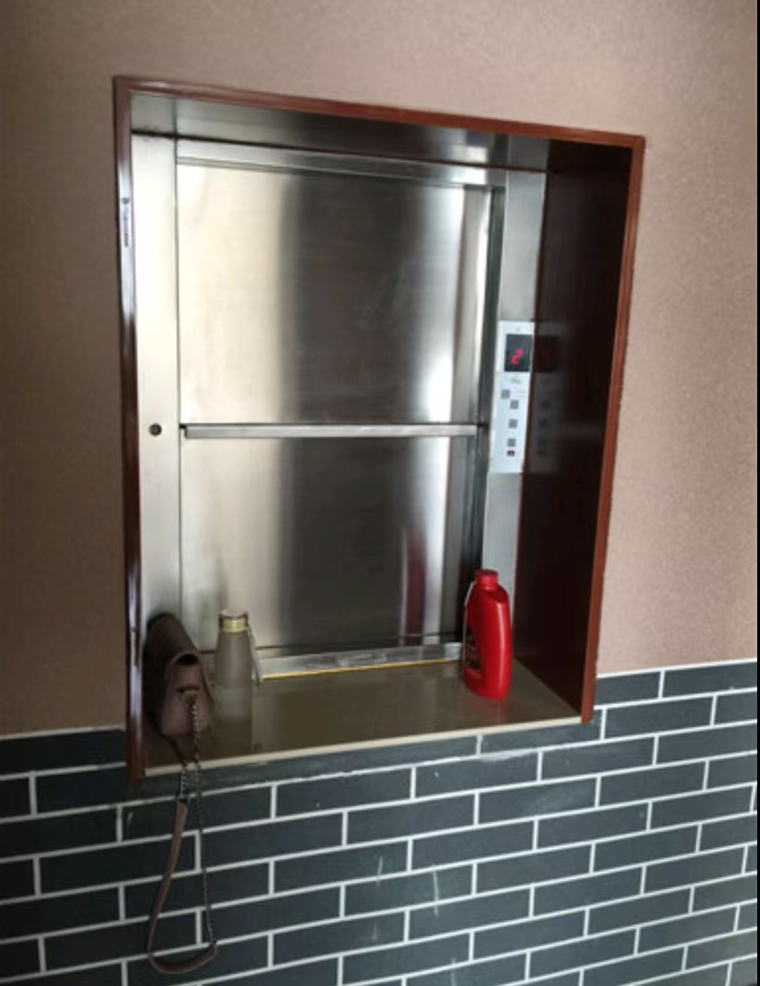 后厨转身都难？是时候给拥挤画上句号了